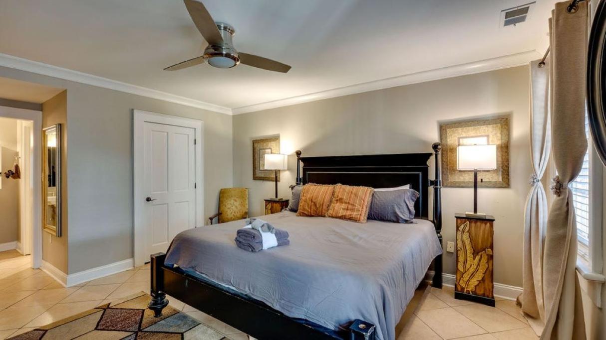 4 Bedroom Beauty Steps From The River Savannah Eksteriør billede